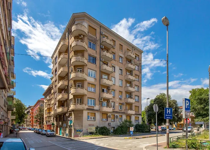 Sugar Palace Apartment